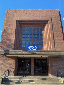Station Naarden Bussum